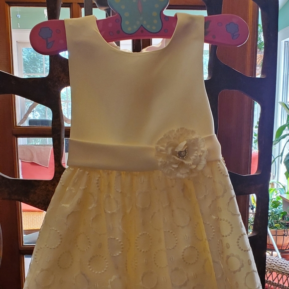 Girls Dress - Picture 1 of 4